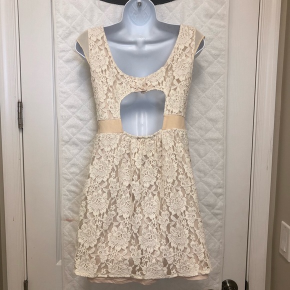 ❤️American Eagle Lace Dress - Picture 3 of 6
